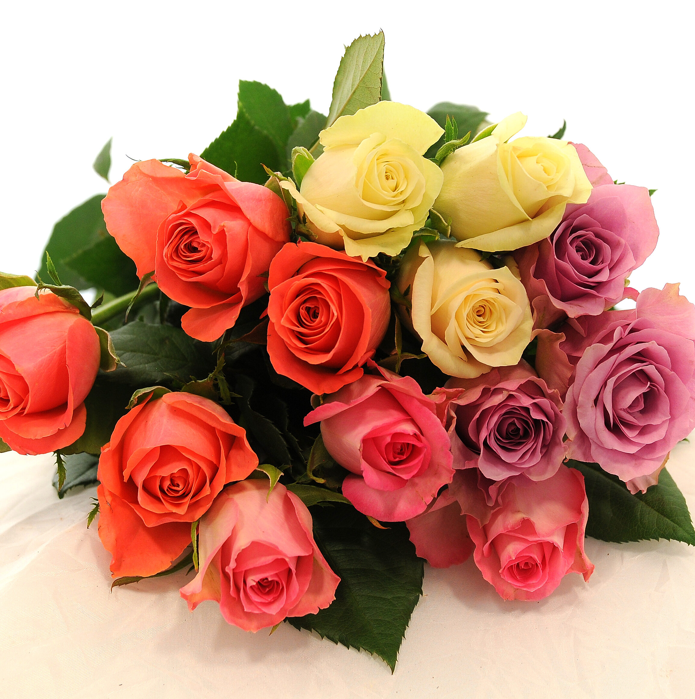The Flower Hub Rose posy Trio colour pastel